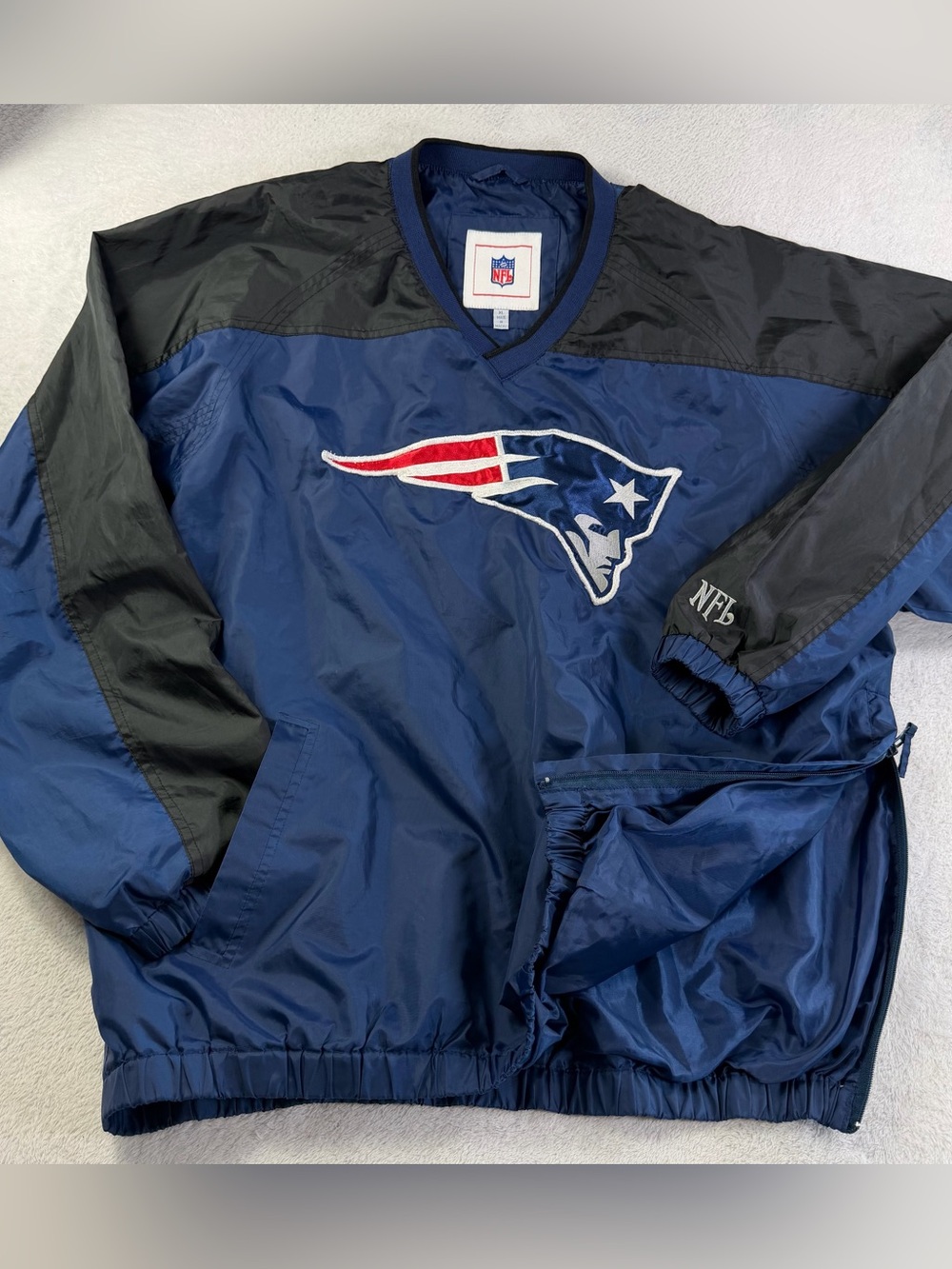 Vintage New England Patriots NFL XL Embroidered Pullover Windbreaker Jacket